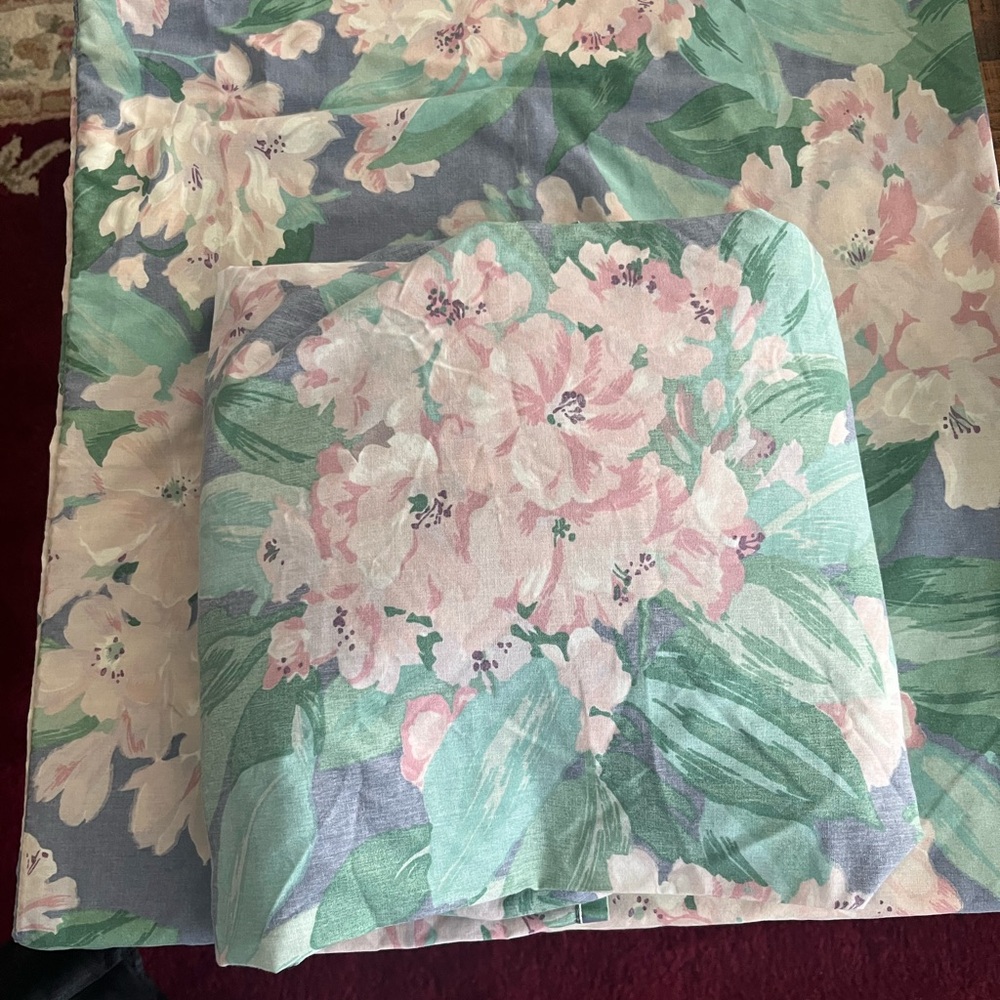 Floral Vintage Westpoint Stevens KS Fitted sheet